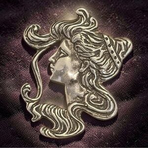 Vintage Art Nouveau Sterling Silver Lady Pendant | 1970s | 9g